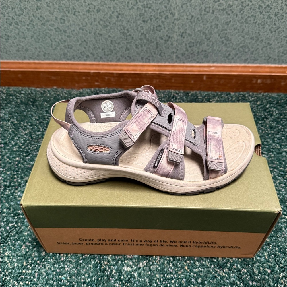 Keen Waterproof Sandals W7.5